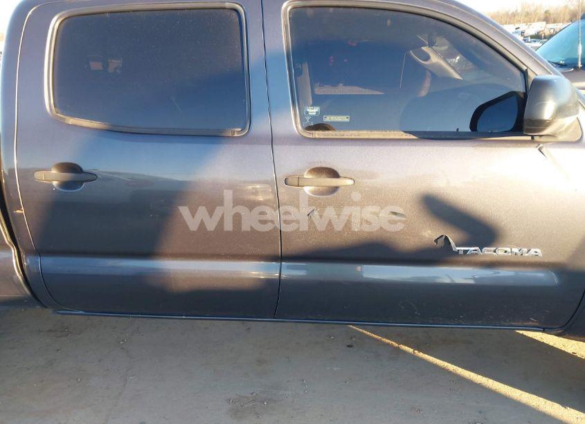Photo 13 of 2015 Toyota Tacoma BASE V6 (VIN 3TMMU4FN5FM077680)