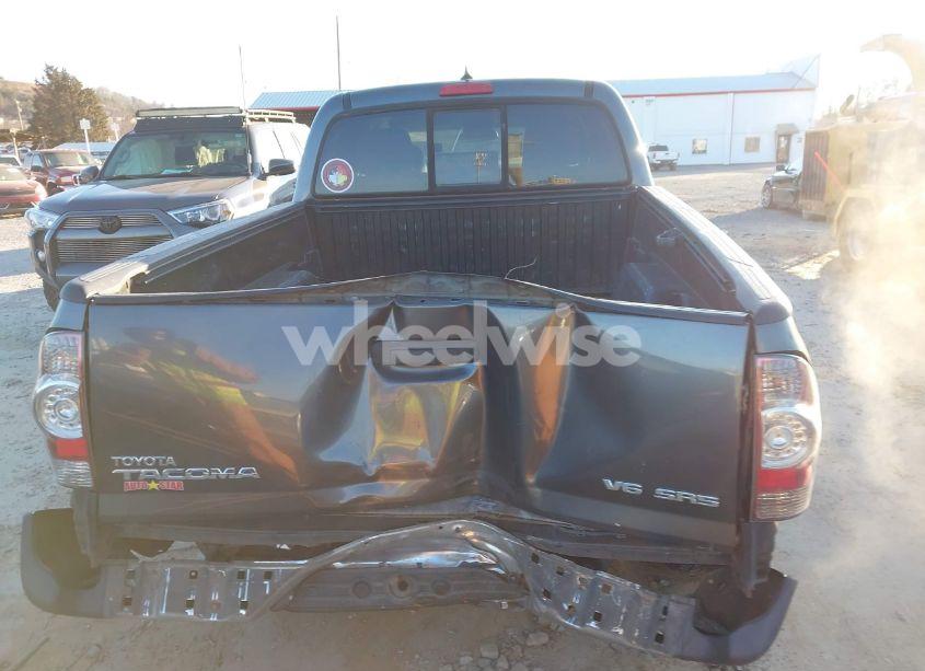 Photo 16 of 2015 Toyota Tacoma BASE V6 (VIN 3TMMU4FN5FM077680)