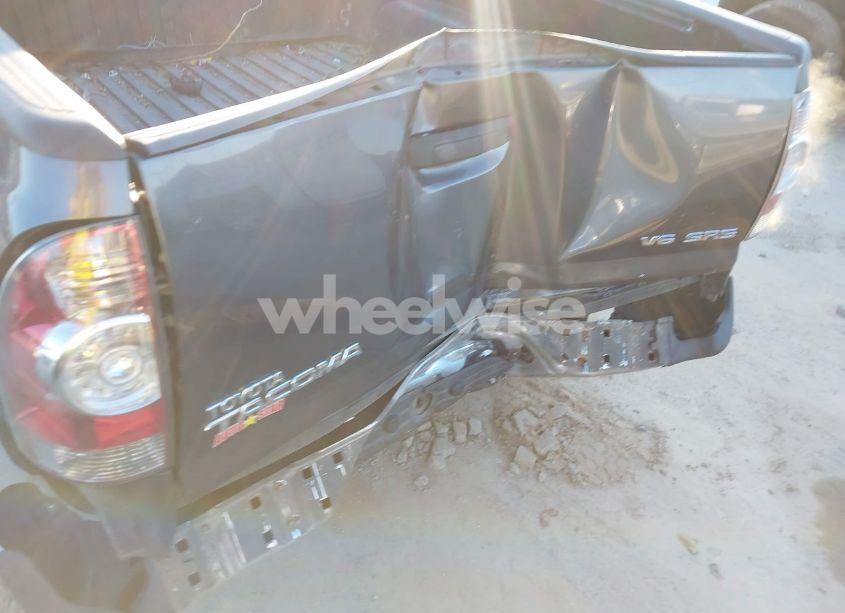 Photo 6 of 2015 Toyota Tacoma BASE V6 (VIN 3TMMU4FN5FM077680)