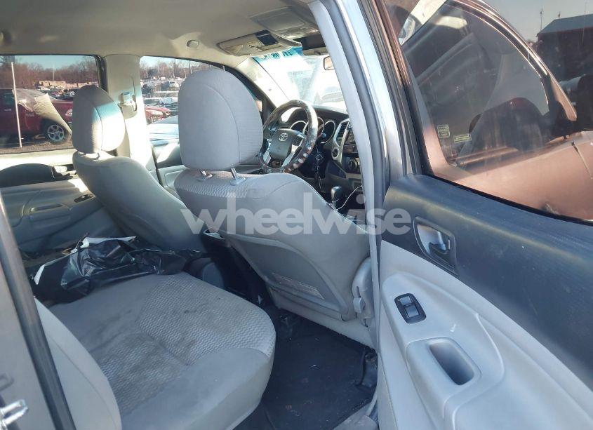 Photo 8 of 2015 Toyota Tacoma BASE V6 (VIN 3TMMU4FN5FM077680)