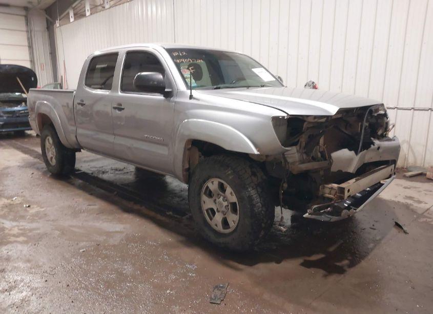 2015 Toyota Tacoma BASE V6 (VIN 3TMMU4FN5FM078263) main photo