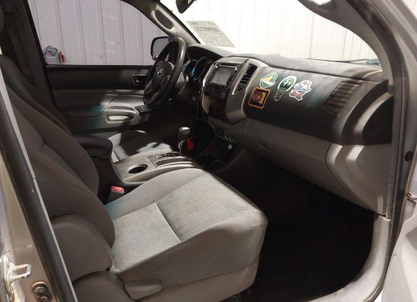 Photo 5 of 2015 Toyota Tacoma BASE V6 (VIN 3TMMU4FN5FM078263)