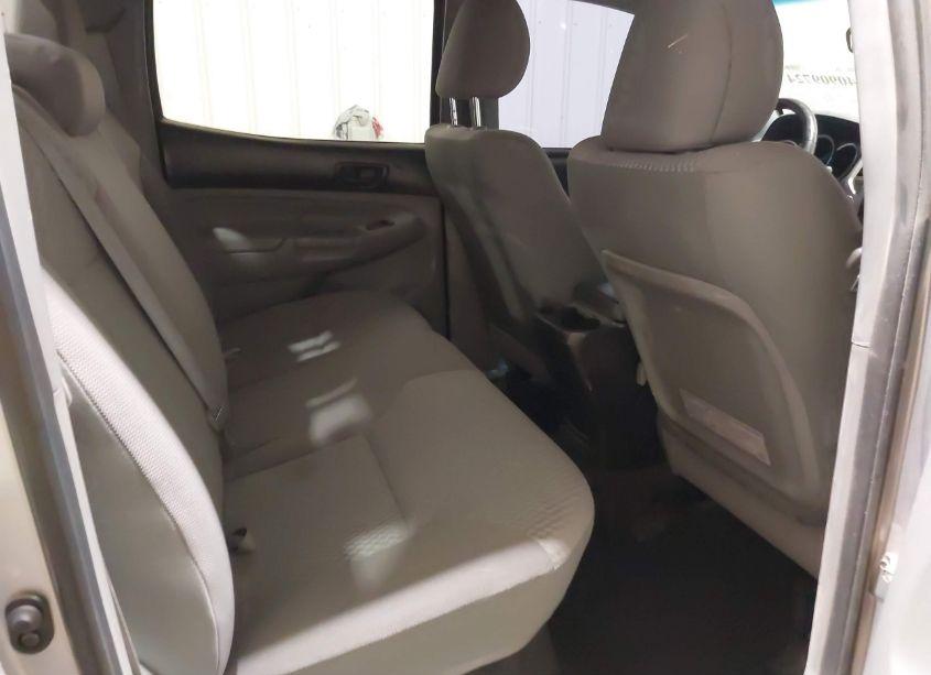 Photo 8 of 2015 Toyota Tacoma BASE V6 (VIN 3TMMU4FN5FM078263)