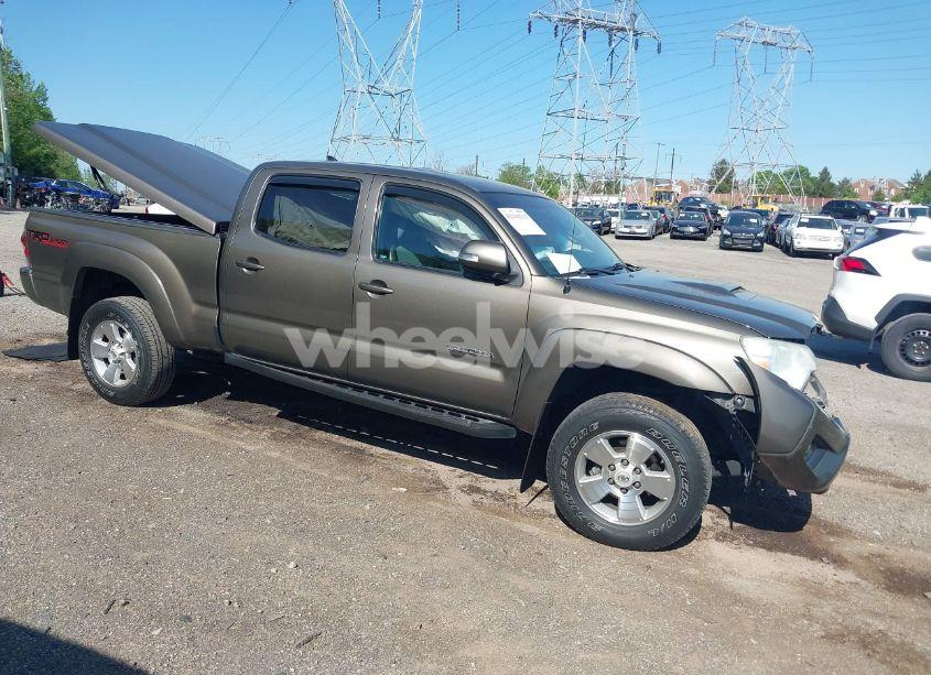 2015 Toyota Tacoma BASE V6 (VIN 3TMMU4FN5FM082376) main photo