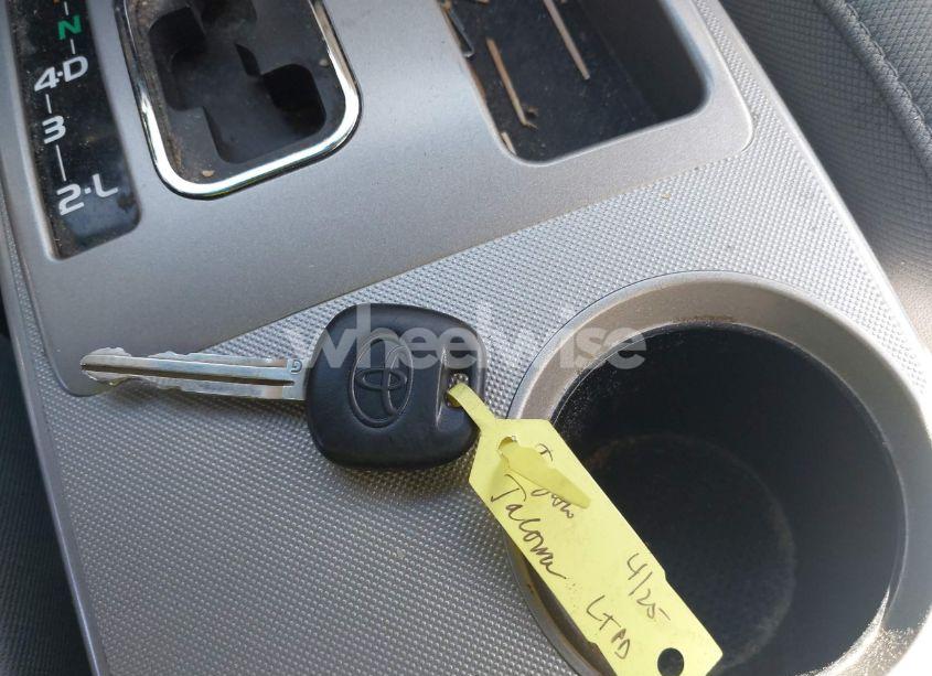 Photo 11 of 2015 Toyota Tacoma BASE V6 (VIN 3TMMU4FN5FM082376)