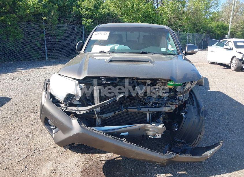 Photo 13 of 2015 Toyota Tacoma BASE V6 (VIN 3TMMU4FN5FM082376)