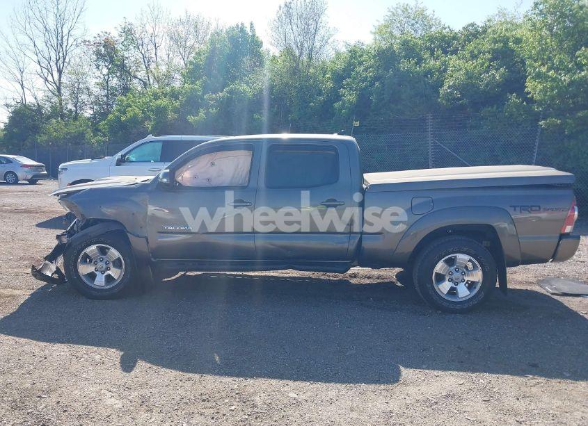 Photo 15 of 2015 Toyota Tacoma BASE V6 (VIN 3TMMU4FN5FM082376)