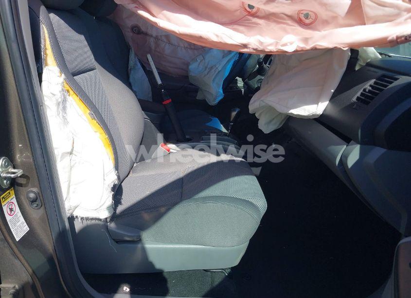 Photo 5 of 2015 Toyota Tacoma BASE V6 (VIN 3TMMU4FN5FM082376)