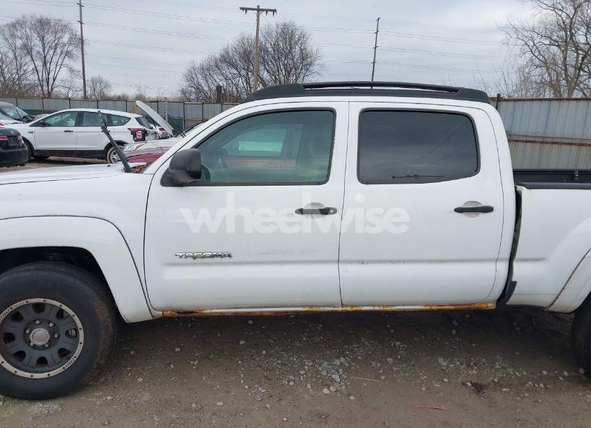 Photo 14 of 2011 Toyota Tacoma V6 (VIN 3TMMU4FN7BM032458)