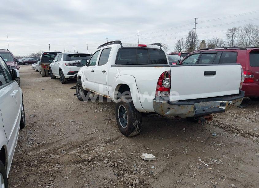 Photo 3 of 2011 Toyota Tacoma V6 (VIN 3TMMU4FN7BM032458)