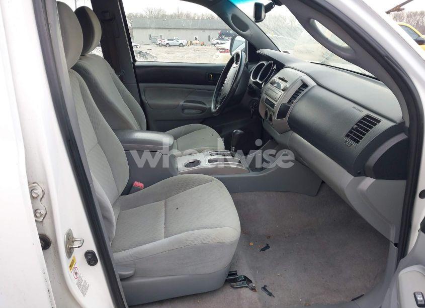 Photo 5 of 2011 Toyota Tacoma V6 (VIN 3TMMU4FN7BM032458)