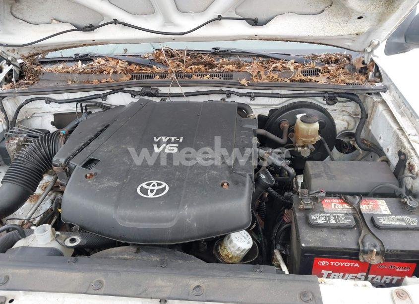 Photo 6 of 2011 Toyota Tacoma V6 (VIN 3TMMU4FN7BM032458)