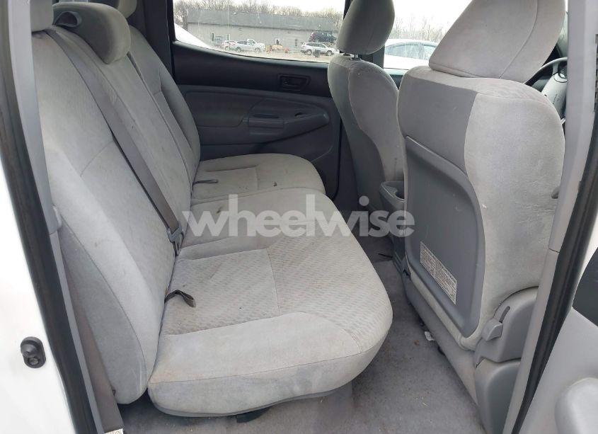 Photo 8 of 2011 Toyota Tacoma V6 (VIN 3TMMU4FN7BM032458)