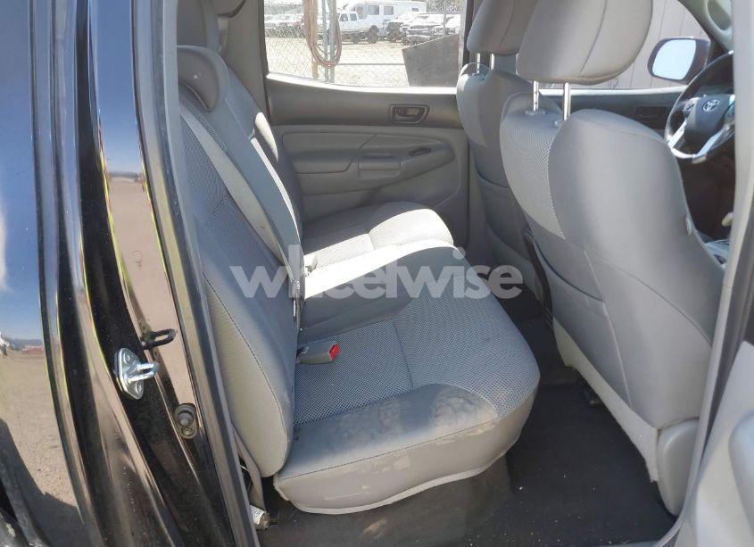 Photo 8 of 2015 Toyota Tacoma BASE V6 (VIN 3TMMU4FN7FM084436)