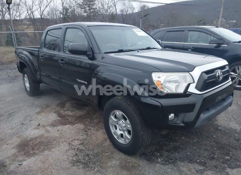 2015 Toyota Tacoma BASE V6 (VIN 3TMMU4FN8FM082842) main photo