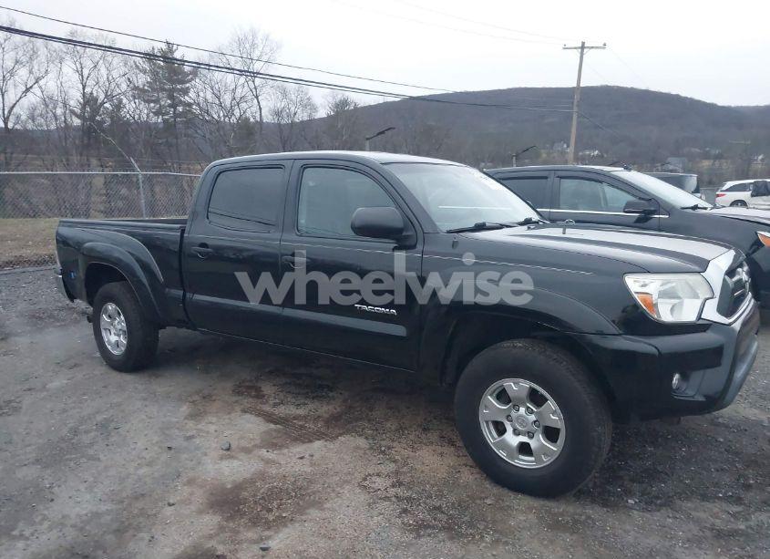 Photo 13 of 2015 Toyota Tacoma BASE V6 (VIN 3TMMU4FN8FM082842)