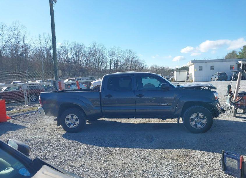 Photo 13 of 2011 Toyota Tacoma DOUBLE CAB LONG BED (VIN 3TMMU4FN9BM025396)