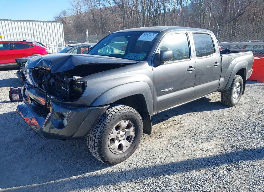 Photo 2 of 2011 Toyota Tacoma DOUBLE CAB LONG BED (VIN 3TMMU4FN9BM025396)
