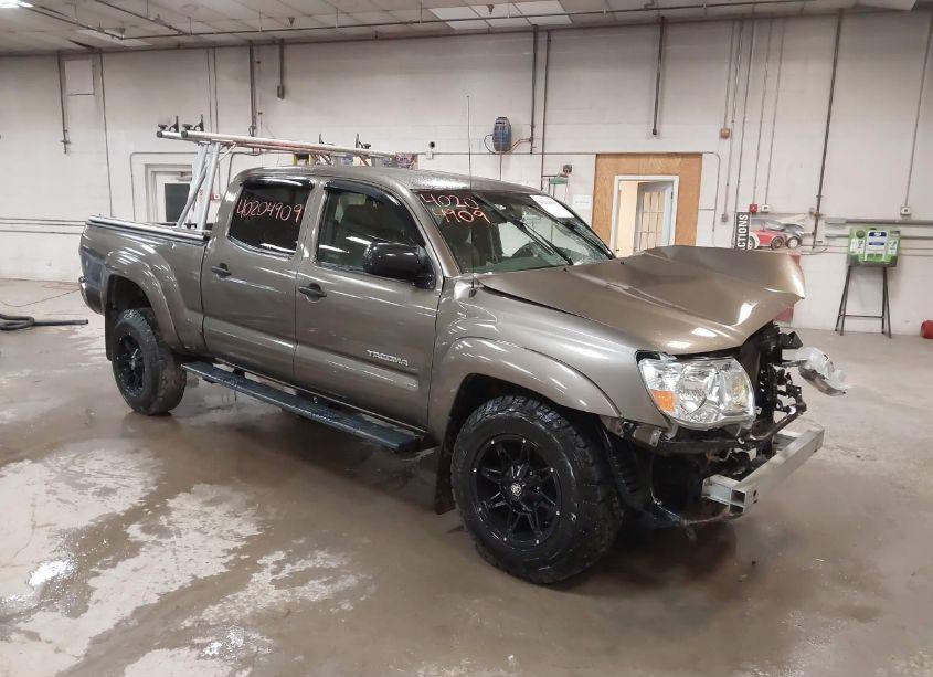 2011 Toyota Tacoma BASE V6 (VIN 3TMMU4FN9BM037712) main photo