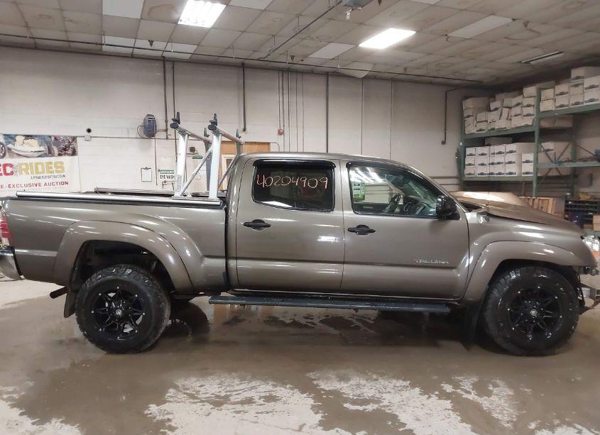 Photo 14 of 2011 Toyota Tacoma BASE V6 (VIN 3TMMU4FN9BM037712)