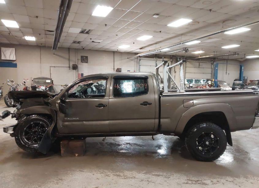 Photo 15 of 2011 Toyota Tacoma BASE V6 (VIN 3TMMU4FN9BM037712)