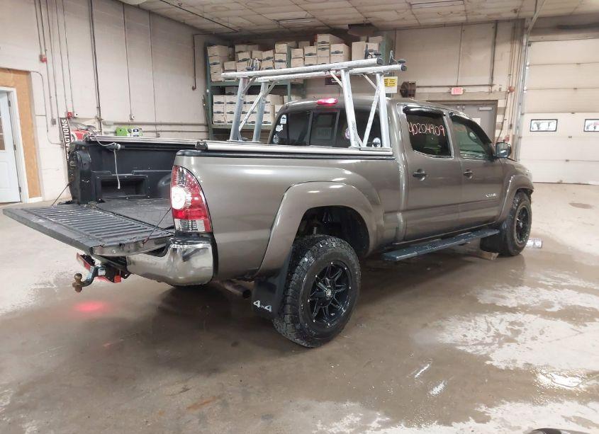 Photo 4 of 2011 Toyota Tacoma BASE V6 (VIN 3TMMU4FN9BM037712)