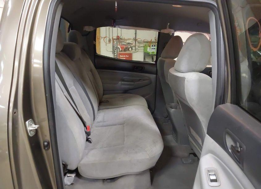 Photo 8 of 2011 Toyota Tacoma BASE V6 (VIN 3TMMU4FN9BM037712)