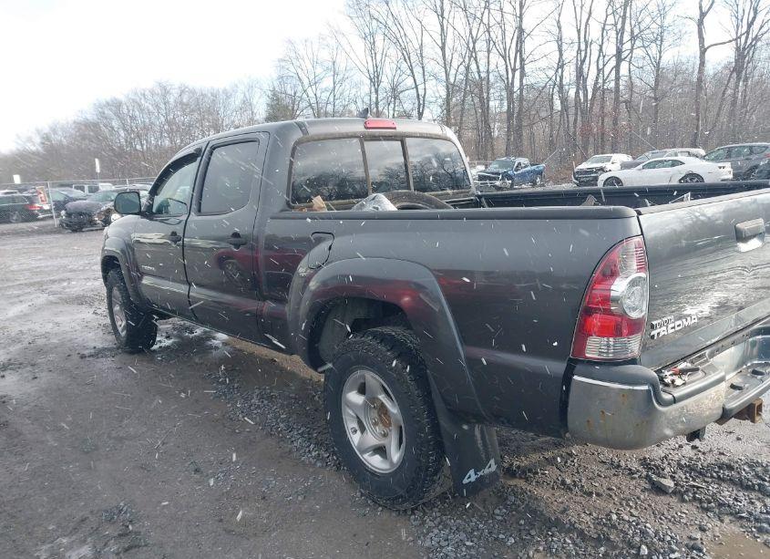 Photo 14 of 2015 Toyota Tacoma BASE V6 (VIN 3TMMU4FN9FM075057)