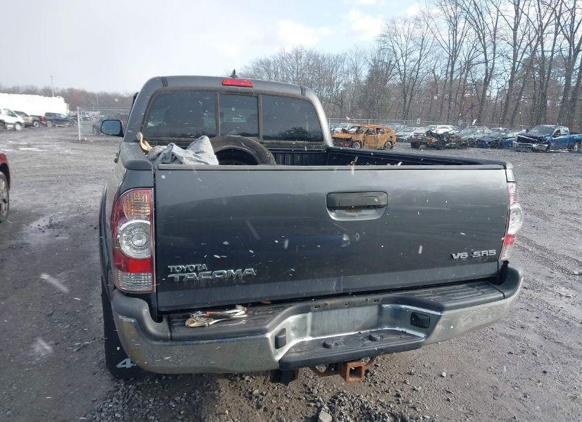 Photo 16 of 2015 Toyota Tacoma BASE V6 (VIN 3TMMU4FN9FM075057)
