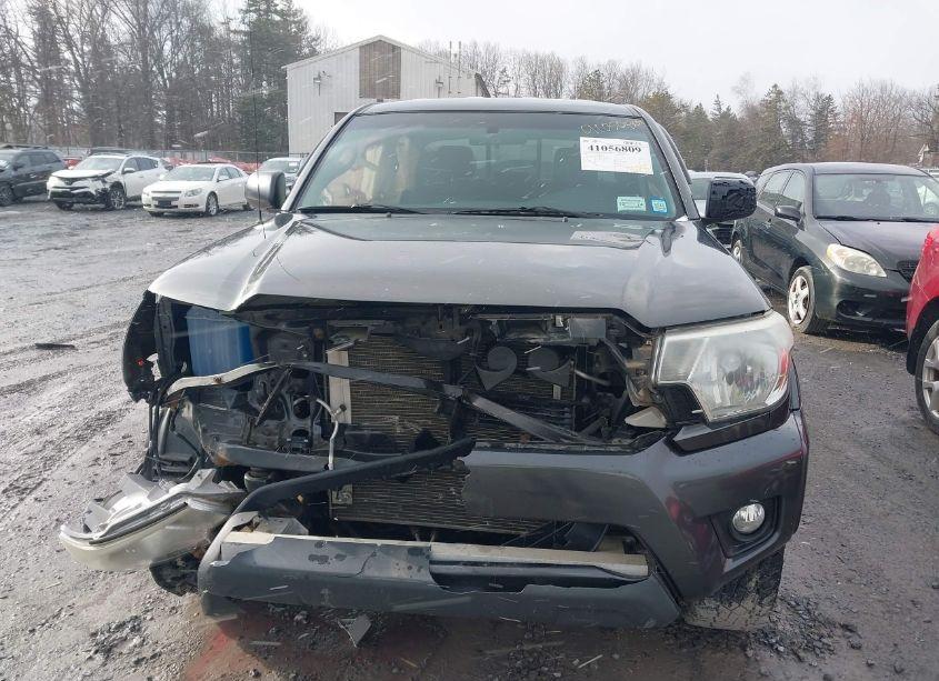 Photo 6 of 2015 Toyota Tacoma BASE V6 (VIN 3TMMU4FN9FM075057)