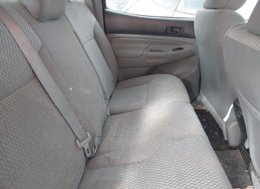 Photo 8 of 2015 Toyota Tacoma BASE V6 (VIN 3TMMU4FN9FM075057)