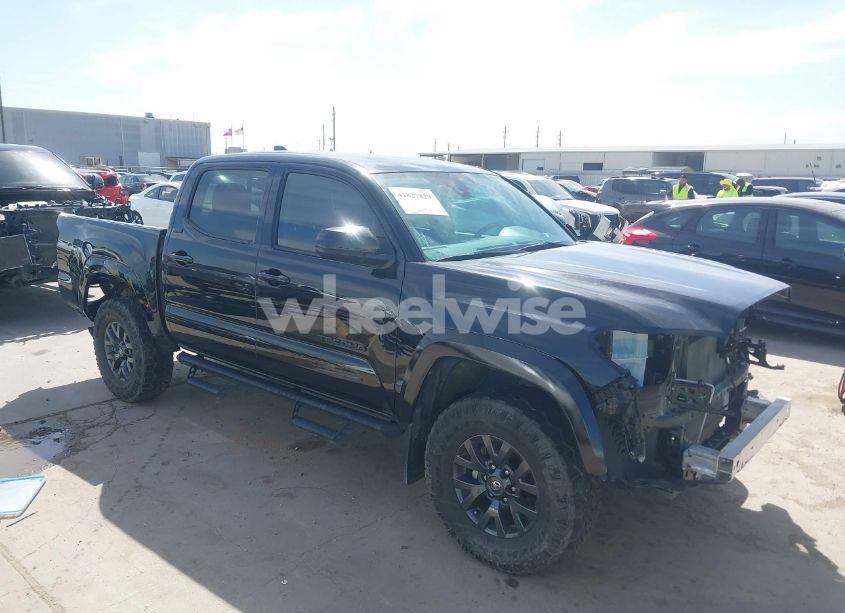 2022 Toyota Tacoma SR5 (VIN 3TYAX5GN0NT057032) main photo