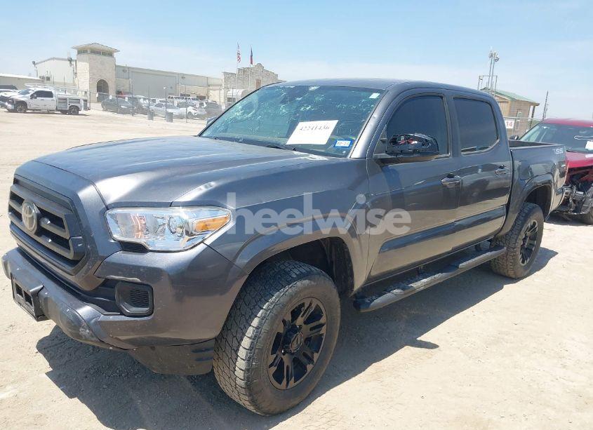 Photo 2 of 2021 Toyota Tacoma SR (VIN 3TYAX5GN3MT015565)
