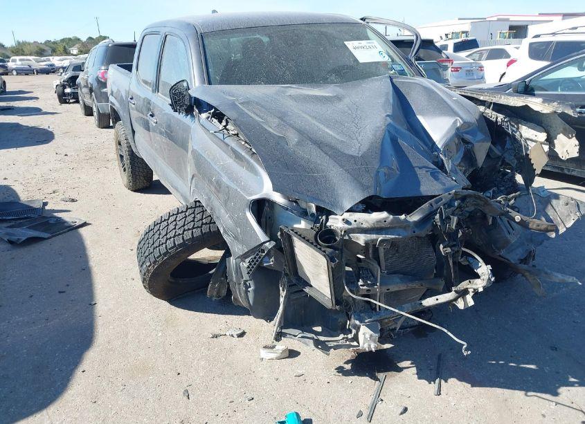 2022 Toyota Tacoma SR (VIN 3TYAX5GN3NT036515) main photo