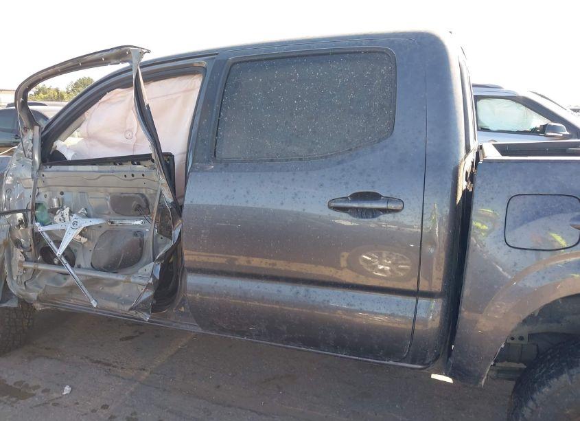 Photo 13 of 2022 Toyota Tacoma SR (VIN 3TYAX5GN3NT036515)