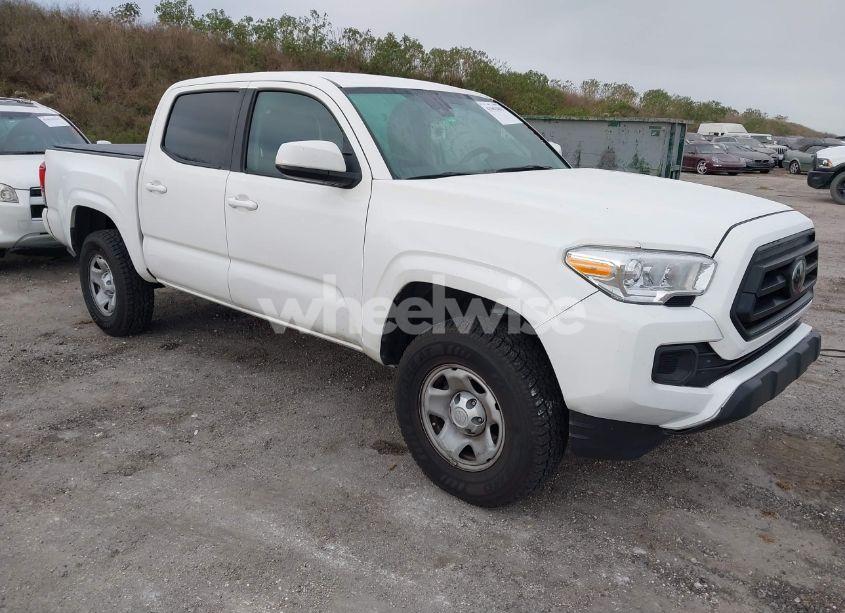 2022 Toyota Tacoma SR (VIN 3TYAX5GN3NT048695) main photo