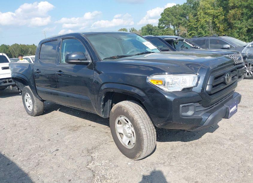 2021 Toyota Tacoma SR (VIN 3TYAX5GN4MT015106) main photo