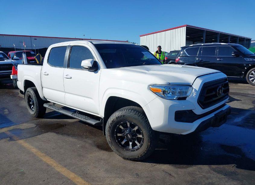 2021 Toyota Tacoma SR (VIN 3TYAX5GN6MT012580) main photo
