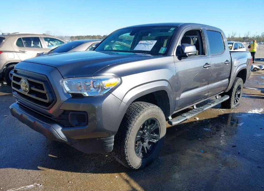 Photo 2 of 2021 Toyota Tacoma SR (VIN 3TYAX5GN6MT032747)