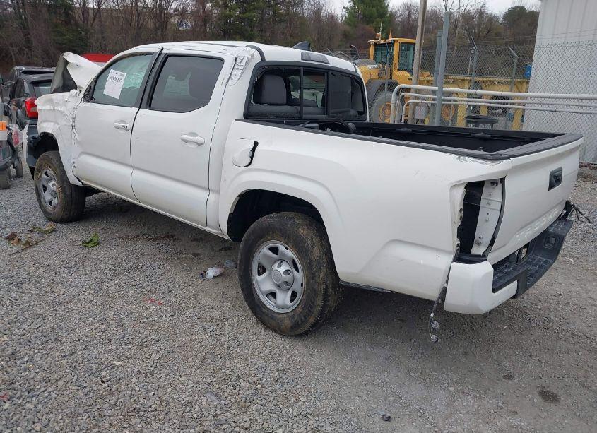 Photo 3 of 2022 Toyota Tacoma SR (VIN 3TYAX5GN6NT045032)