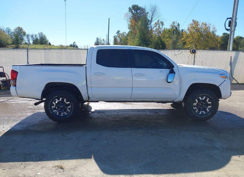 Photo 13 of 2022 Toyota Tacoma SR (VIN 3TYAX5GN8NT046246)