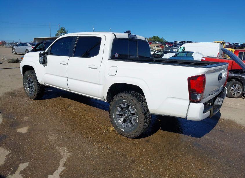 Photo 3 of 2022 Toyota Tacoma SR (VIN 3TYAX5GN8NT046246)