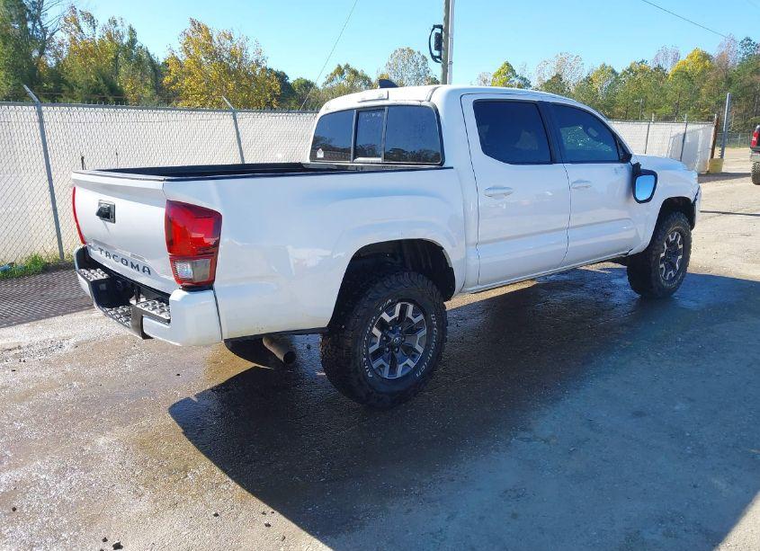 Photo 4 of 2022 Toyota Tacoma SR (VIN 3TYAX5GN8NT046246)