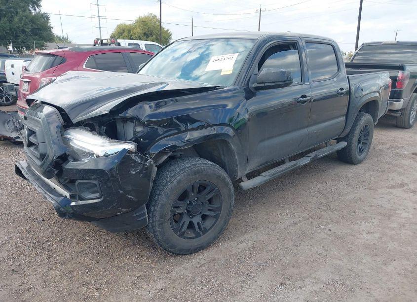 Photo 2 of 2021 Toyota Tacoma SR (VIN 3TYAX5GNXMT011626)