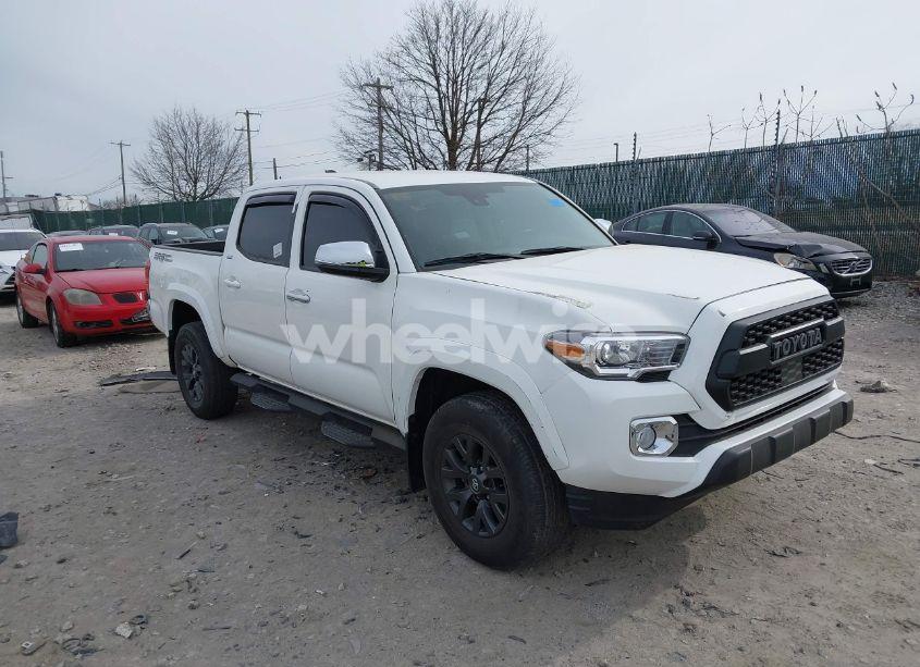 2021 Toyota Tacoma SR5 V6 (VIN 3TYAZ5CN9MT011570) main photo