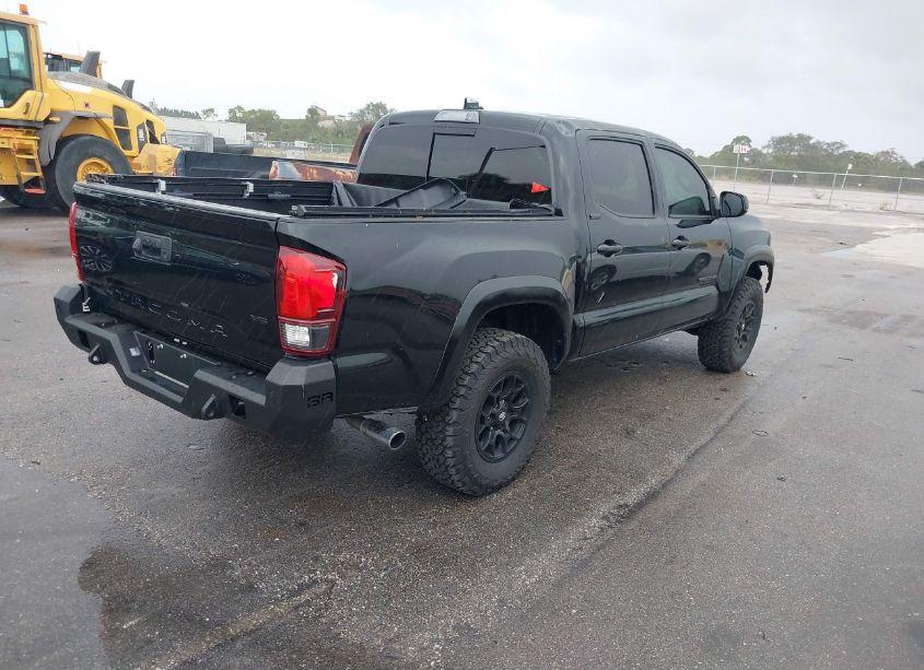 Photo 4 of 2022 Toyota Tacoma SR5 V6 (VIN 3TYCZ5AN0NT081410)