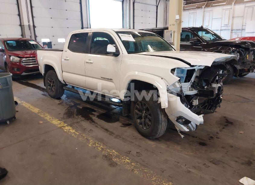 2022 Toyota Tacoma SR5 V6 (VIN 3TYCZ5AN0NT083898) main photo