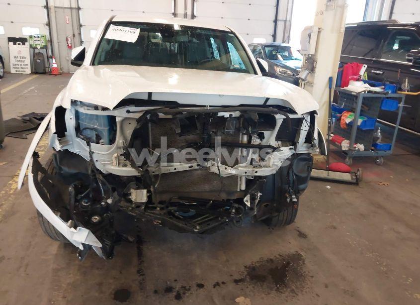Photo 6 of 2022 Toyota Tacoma SR5 V6 (VIN 3TYCZ5AN0NT083898)