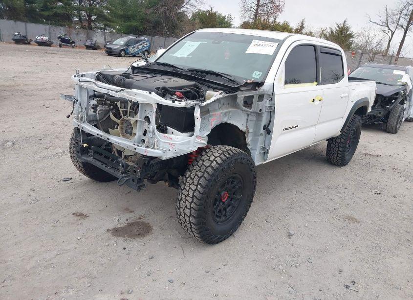 Photo 2 of 2022 Toyota Tacoma TRD PRO (VIN 3TYCZ5AN2NT064978)