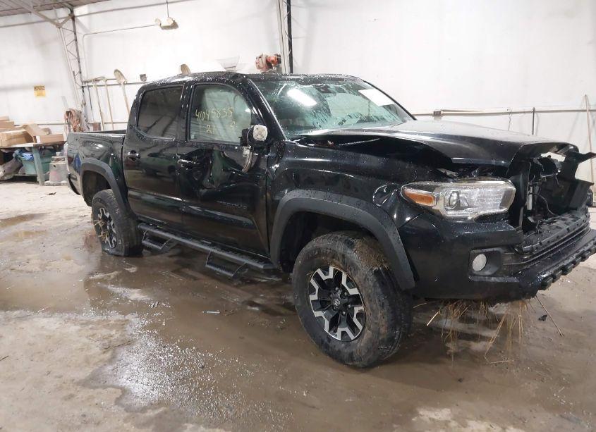 2021 Toyota Tacoma TRD OFF-ROAD (VIN 3TYCZ5AN4MT013044) main photo
